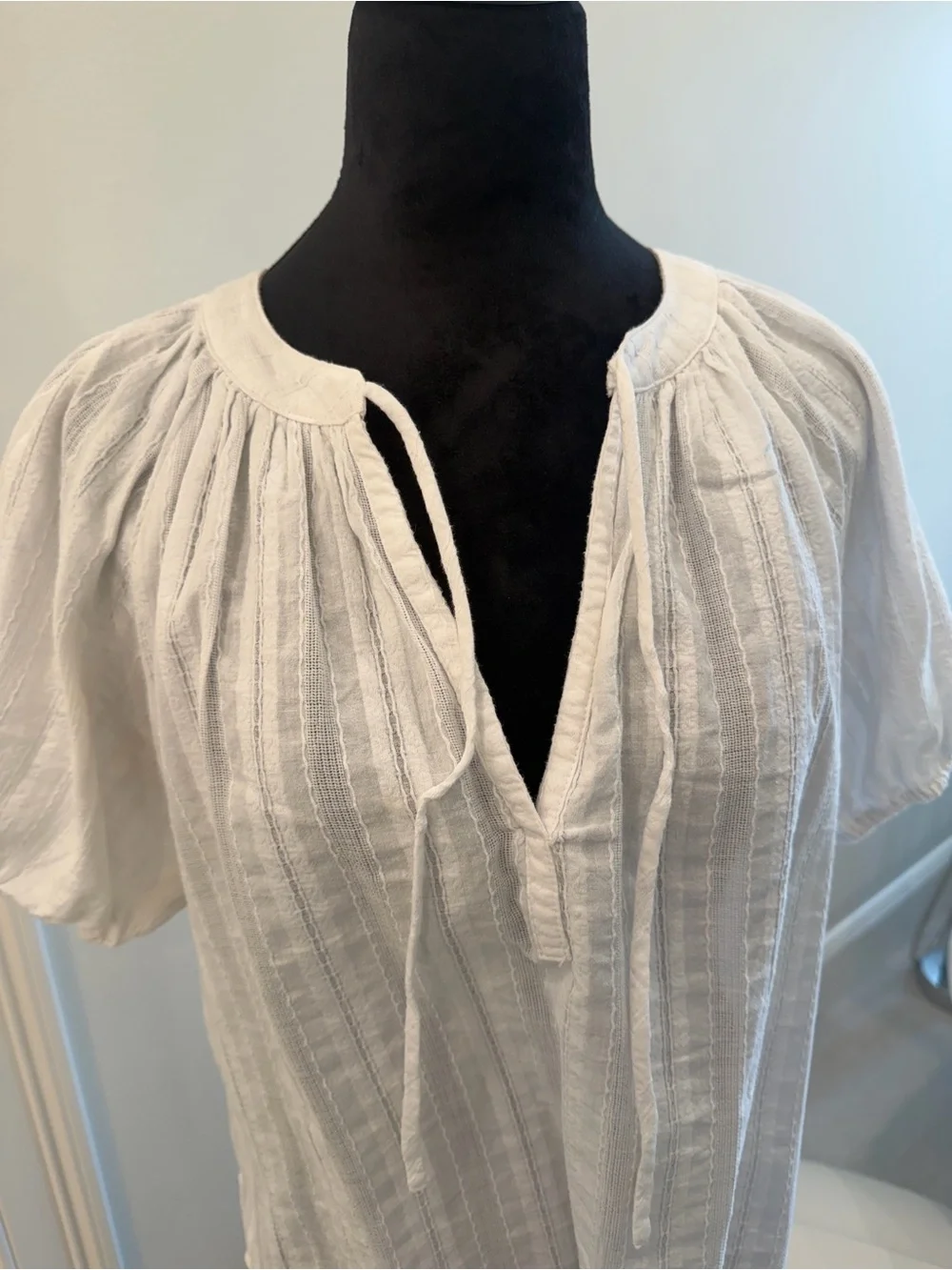 LOFT Bubble Sleeve Peasant Blouse with Tie Neck - runs large fits like a medium!